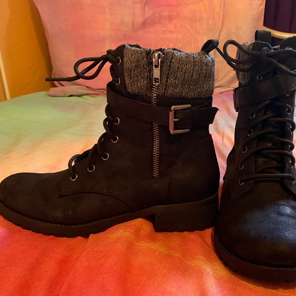 Skechers booties, size 8.5, gently used